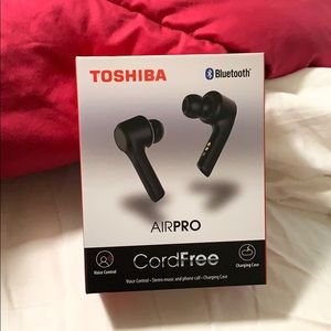 Wireless TOSHIBA earbuds